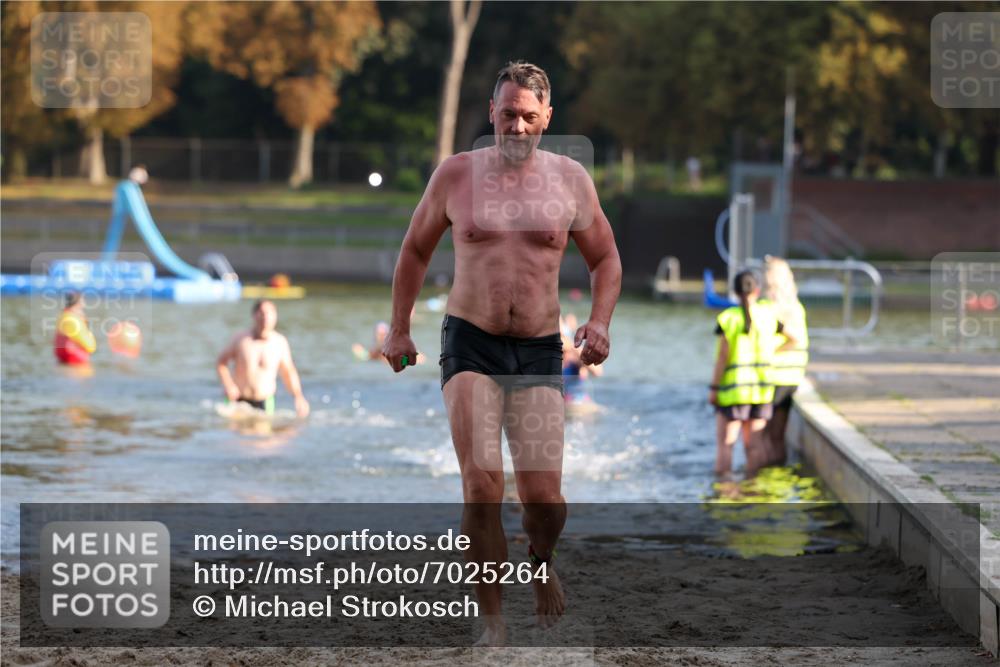 08.09.2024 - Stadtparktriathlon Michael Strokosch http://msf.ph/oto/7025264 08.09.2024 09:50:00 Schwimmen 192, 195, 206, 237 meine-sportfotos.de