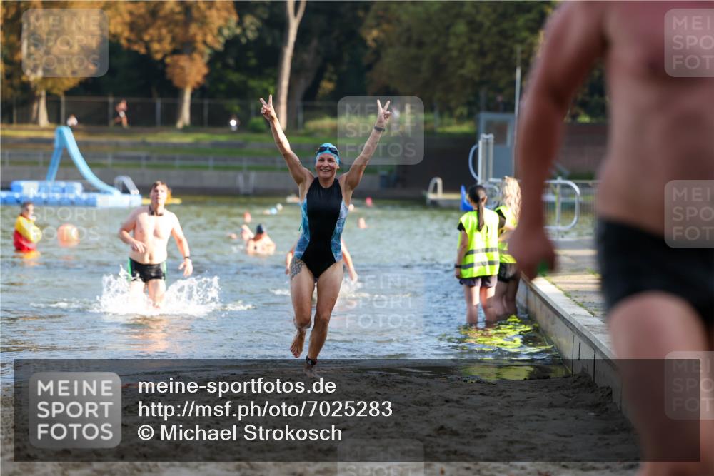 08.09.2024 - Stadtparktriathlon Michael Strokosch http://msf.ph/oto/7025283 08.09.2024 09:50:03 Schwimmen 192, 195, 206, 228, 237 meine-sportfotos.de