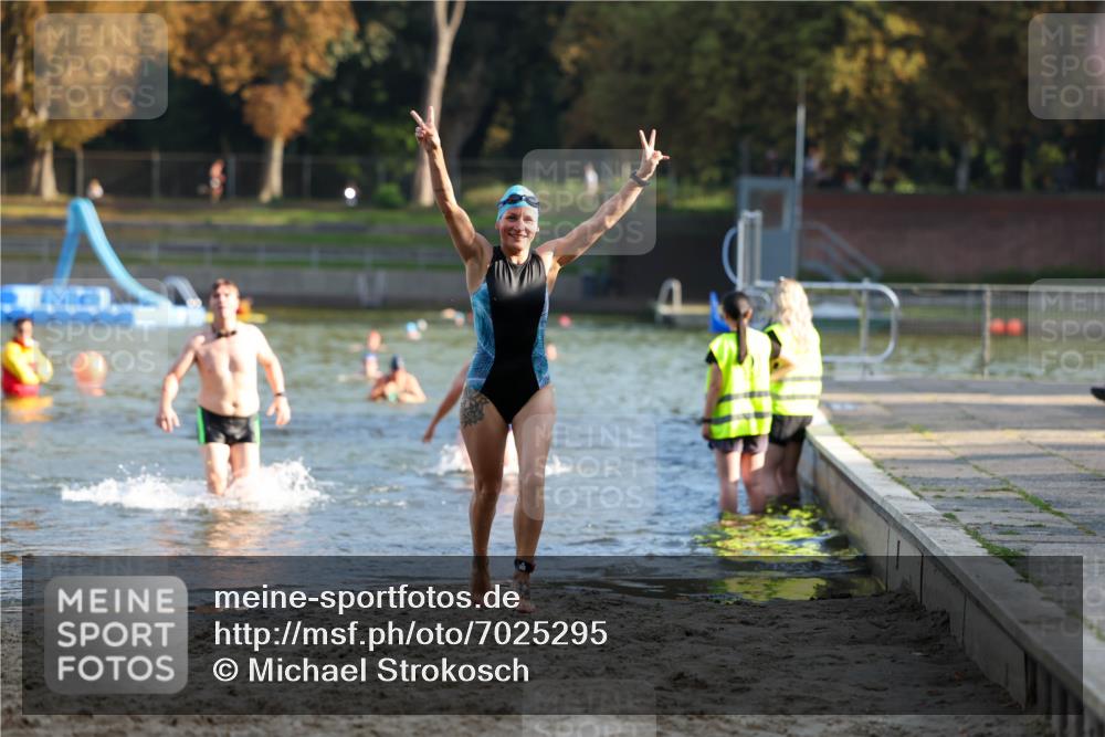 08.09.2024 - Stadtparktriathlon Michael Strokosch http://msf.ph/oto/7025295 08.09.2024 09:50:03 Schwimmen 192, 195, 206, 228, 237 meine-sportfotos.de