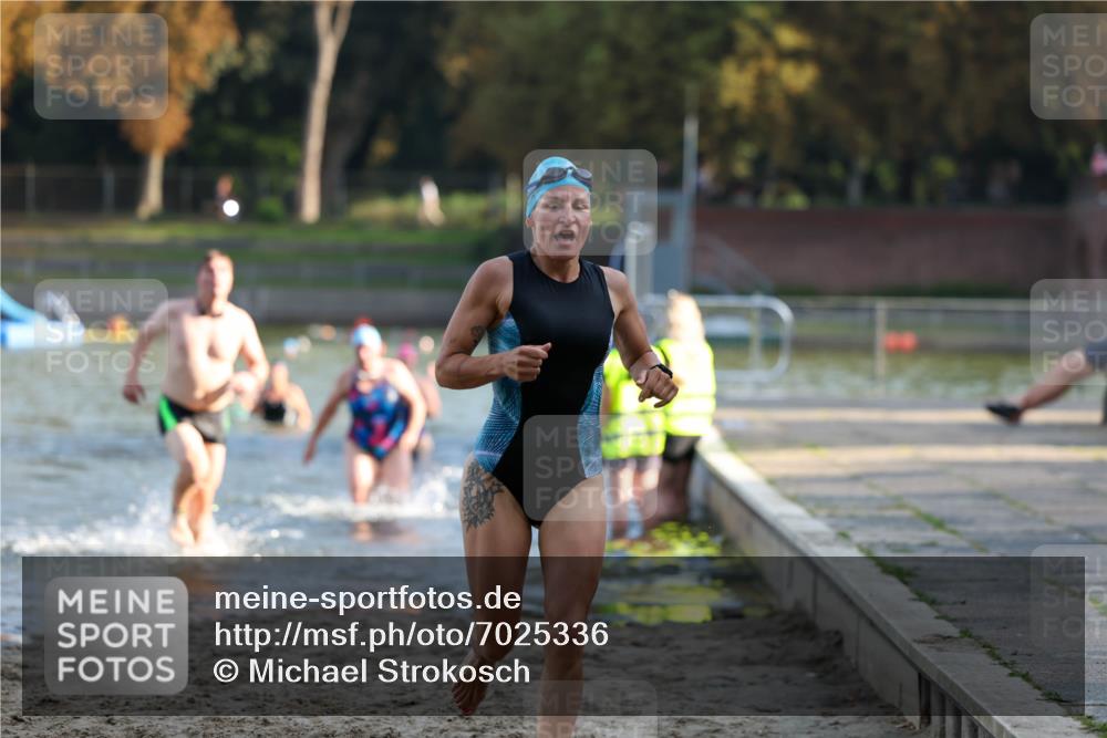 08.09.2024 - Stadtparktriathlon Michael Strokosch http://msf.ph/oto/7025336 08.09.2024 09:50:05 Schwimmen 192, 206, 228, 237 meine-sportfotos.de