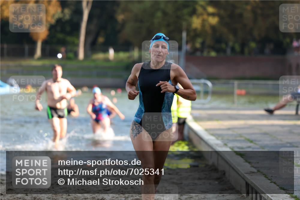 08.09.2024 - Stadtparktriathlon Michael Strokosch http://msf.ph/oto/7025341 08.09.2024 09:50:05 Schwimmen 192, 206, 228, 237 meine-sportfotos.de