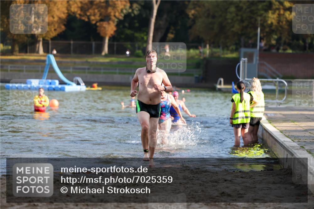08.09.2024 - Stadtparktriathlon Michael Strokosch http://msf.ph/oto/7025359 08.09.2024 09:50:06 Schwimmen 192, 206, 228, 237 meine-sportfotos.de