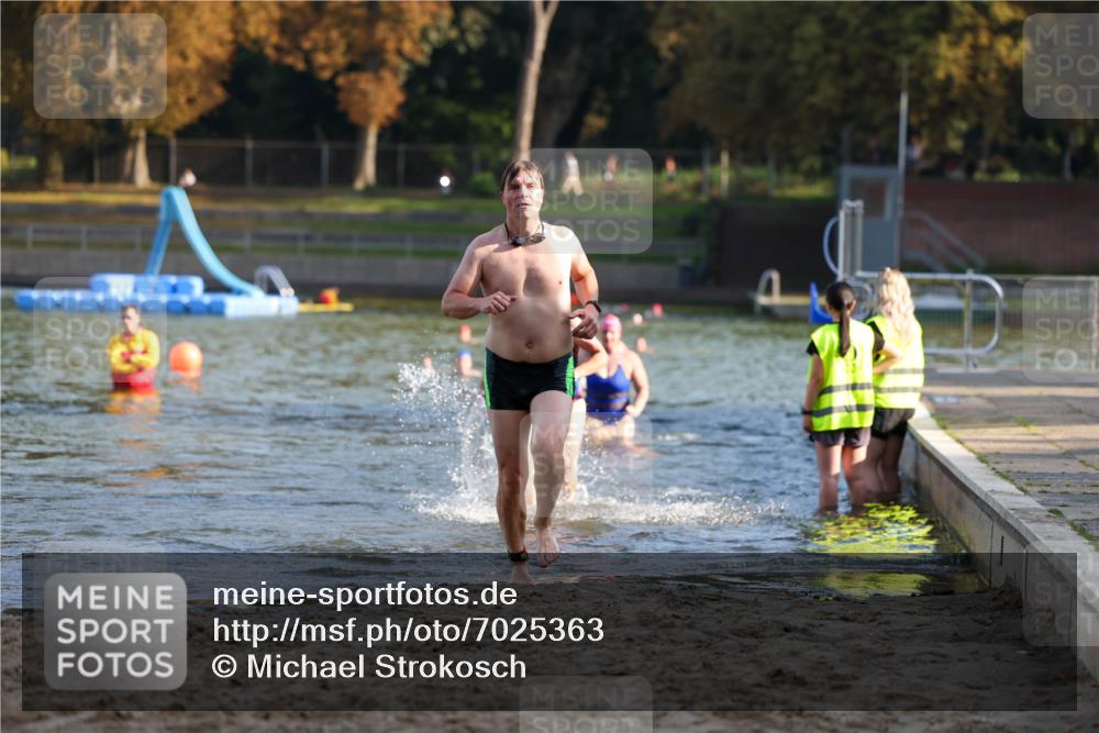 08.09.2024 - Stadtparktriathlon Michael Strokosch http://msf.ph/oto/7025363 08.09.2024 09:50:07 Schwimmen 206, 228, 237 meine-sportfotos.de
