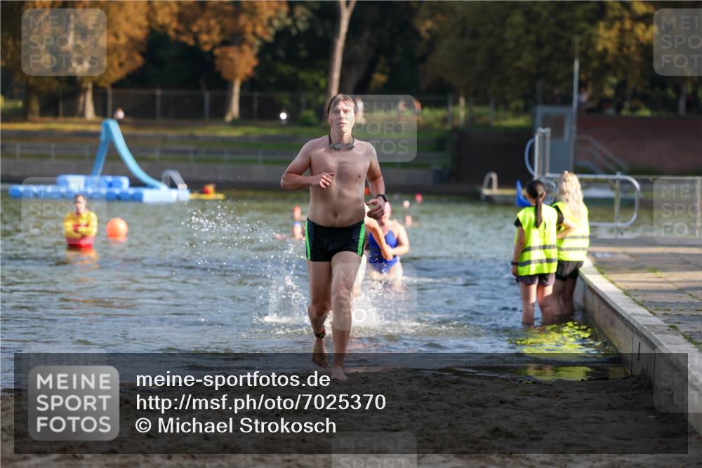 08.09.2024 - Stadtparktriathlon Michael Strokosch http://msf.ph/oto/7025370 08.09.2024 09:50:07 Schwimmen 206, 228, 237 meine-sportfotos.de
