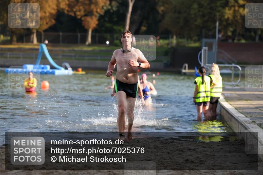 08.09.2024 - Stadtparktriathlon Michael Strokosch http://msf.ph/oto/7025376 08.09.2024 09:50:07 Schwimmen 206, 228, 237 meine-sportfotos.de
