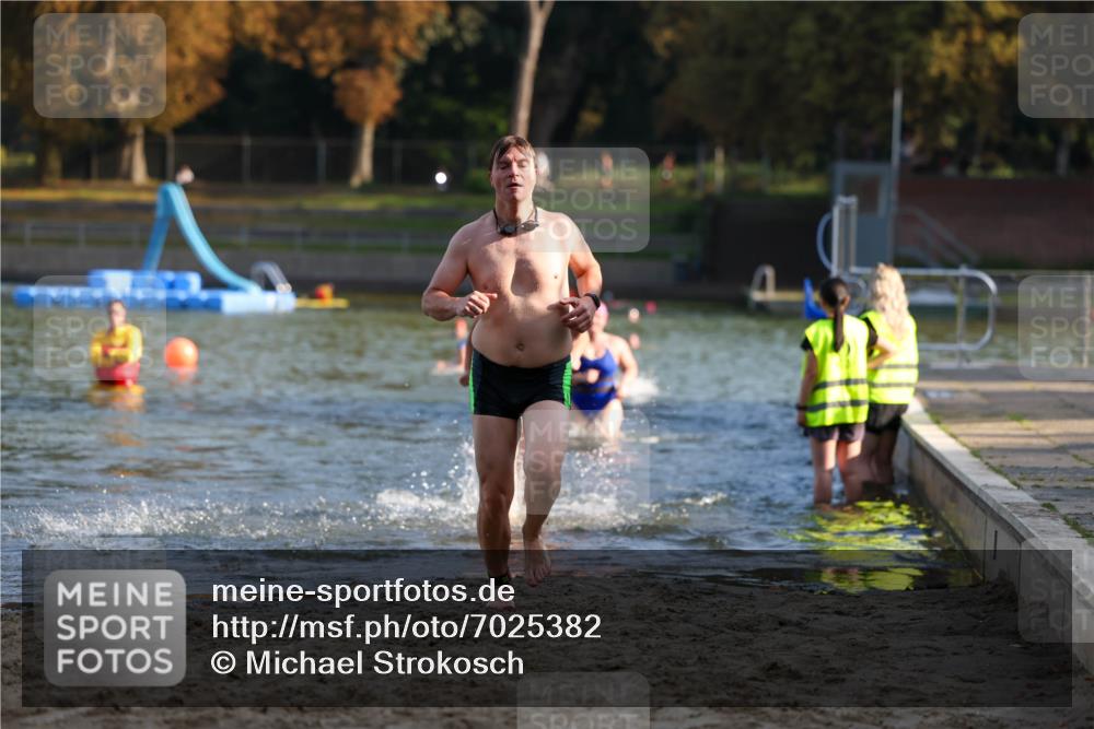 08.09.2024 - Stadtparktriathlon Michael Strokosch http://msf.ph/oto/7025382 08.09.2024 09:50:07 Schwimmen 206, 228, 237 meine-sportfotos.de