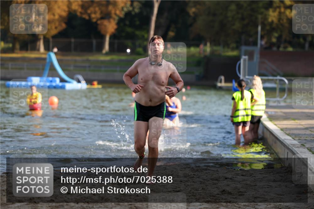 08.09.2024 - Stadtparktriathlon Michael Strokosch http://msf.ph/oto/7025388 08.09.2024 09:50:08 Schwimmen 206, 228, 237 meine-sportfotos.de