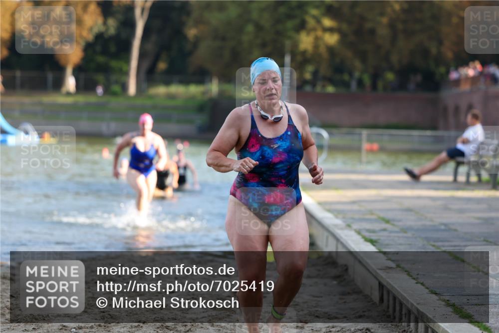 08.09.2024 - Stadtparktriathlon Michael Strokosch http://msf.ph/oto/7025419 08.09.2024 09:50:12 Schwimmen 183, 228, 237 meine-sportfotos.de