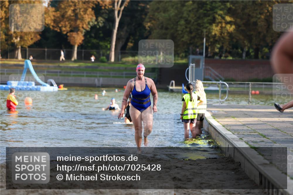 08.09.2024 - Stadtparktriathlon Michael Strokosch http://msf.ph/oto/7025428 08.09.2024 09:50:14 Schwimmen 183, 228, 237, 247 meine-sportfotos.de