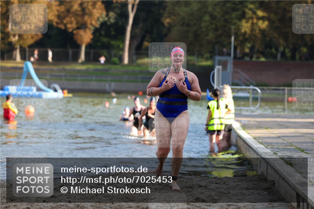 08.09.2024 - Stadtparktriathlon Michael Strokosch http://msf.ph/oto/7025453 08.09.2024 09:50:16 Schwimmen 183, 228, 247 meine-sportfotos.de