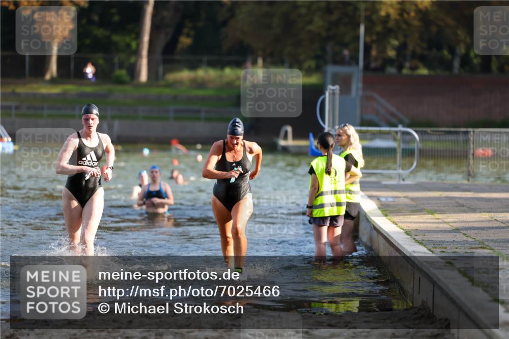 08.09.2024 - Stadtparktriathlon Michael Strokosch http://msf.ph/oto/7025466 08.09.2024 09:50:22 Schwimmen 183, 247 meine-sportfotos.de