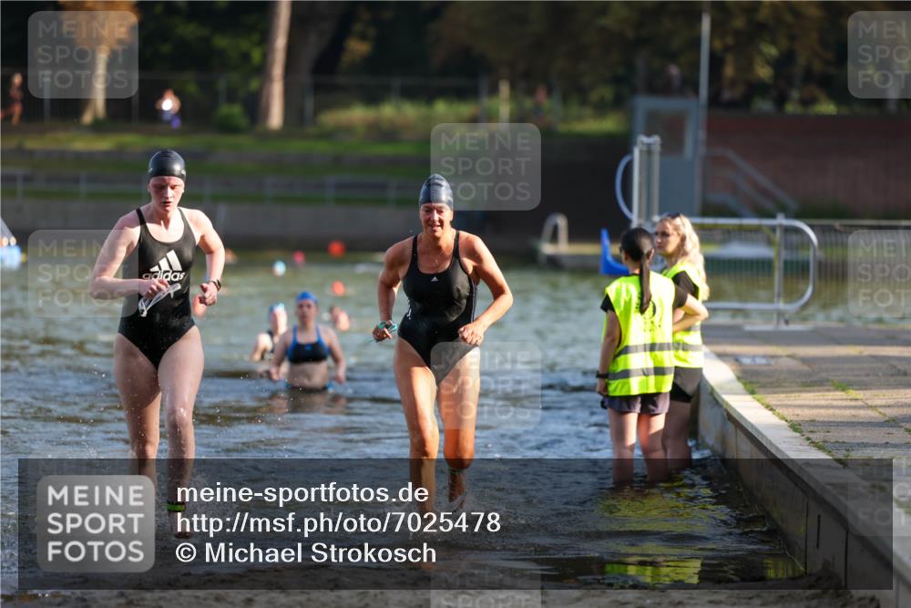 08.09.2024 - Stadtparktriathlon Michael Strokosch http://msf.ph/oto/7025478 08.09.2024 09:50:22 Schwimmen 183, 247 meine-sportfotos.de