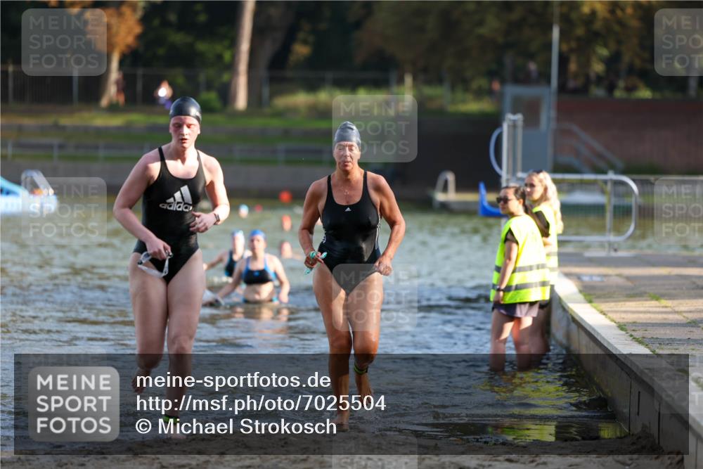 08.09.2024 - Stadtparktriathlon Michael Strokosch http://msf.ph/oto/7025504 08.09.2024 09:50:23 Schwimmen 183, 247 meine-sportfotos.de