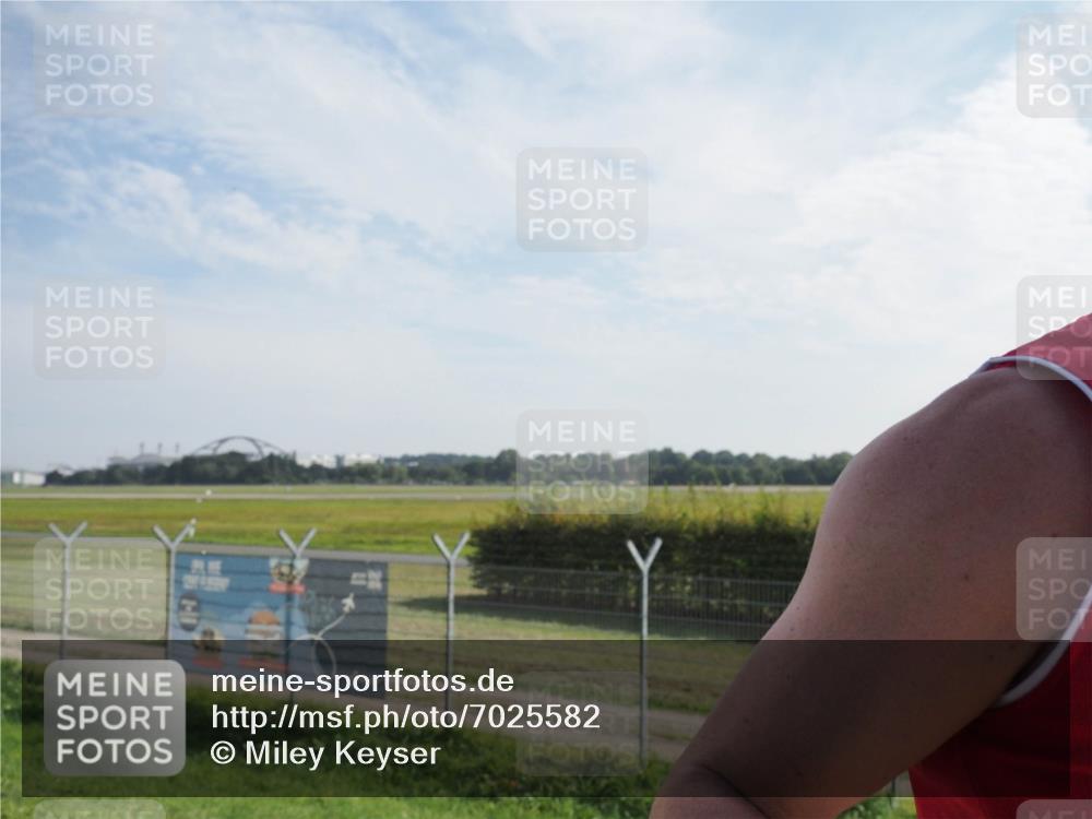 08.09.2024 - Airport Race Miley Keyser http://msf.ph/oto/7025582 08.09.2024 12:54:08 Laufen OLYMPUS, DIGITAL, CAMERA meine-sportfotos.de