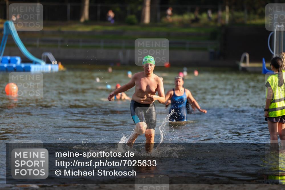 08.09.2024 - Stadtparktriathlon Michael Strokosch http://msf.ph/oto/7025633 08.09.2024 09:50:43 Schwimmen 231, 242, 248 meine-sportfotos.de