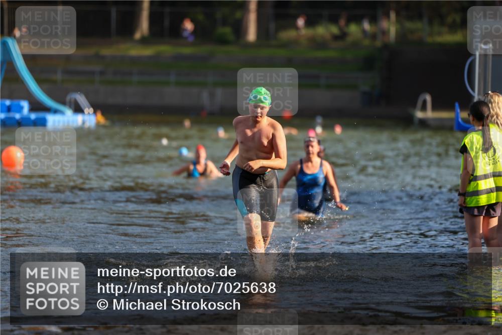 08.09.2024 - Stadtparktriathlon Michael Strokosch http://msf.ph/oto/7025638 08.09.2024 09:50:43 Schwimmen 231, 242, 248 meine-sportfotos.de