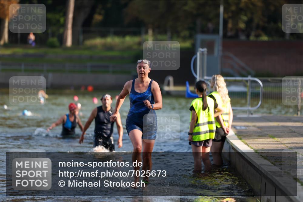 08.09.2024 - Stadtparktriathlon Michael Strokosch http://msf.ph/oto/7025673 08.09.2024 09:50:50 Schwimmen 223, 242 meine-sportfotos.de