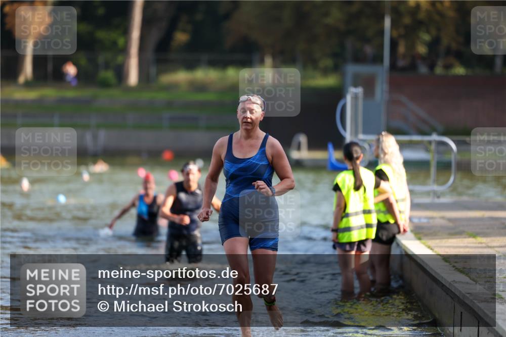 08.09.2024 - Stadtparktriathlon Michael Strokosch http://msf.ph/oto/7025687 08.09.2024 09:50:51 Schwimmen 223, 242 meine-sportfotos.de