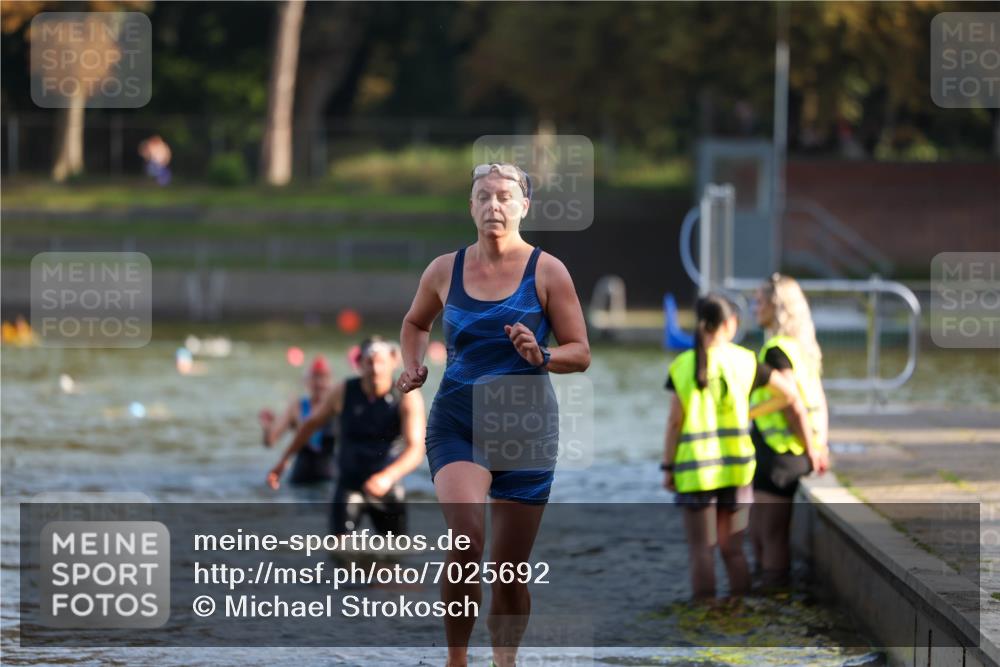 08.09.2024 - Stadtparktriathlon Michael Strokosch http://msf.ph/oto/7025692 08.09.2024 09:50:51 Schwimmen 223, 242 meine-sportfotos.de