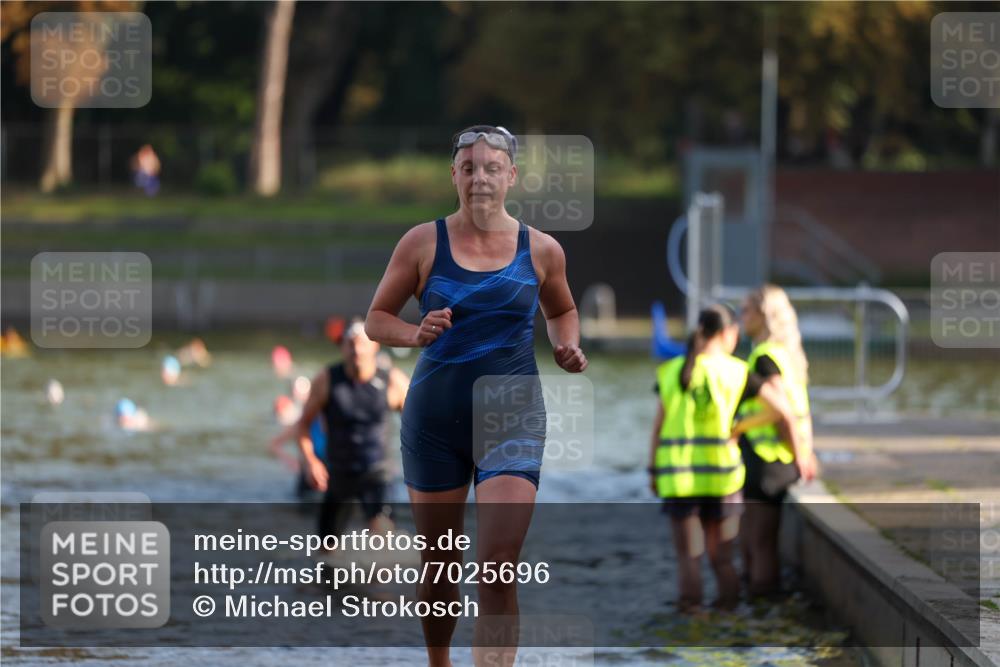 08.09.2024 - Stadtparktriathlon Michael Strokosch http://msf.ph/oto/7025696 08.09.2024 09:50:52 Schwimmen 223, 242 meine-sportfotos.de