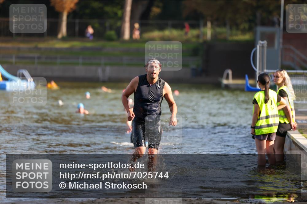 08.09.2024 - Stadtparktriathlon Michael Strokosch http://msf.ph/oto/7025744 08.09.2024 09:50:56 Schwimmen 223, 232 meine-sportfotos.de