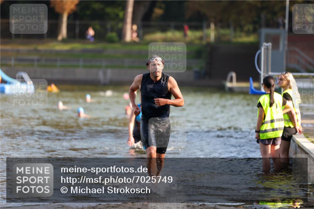 08.09.2024 - Stadtparktriathlon Michael Strokosch http://msf.ph/oto/7025749 08.09.2024 09:50:56 Schwimmen 223, 232 meine-sportfotos.de