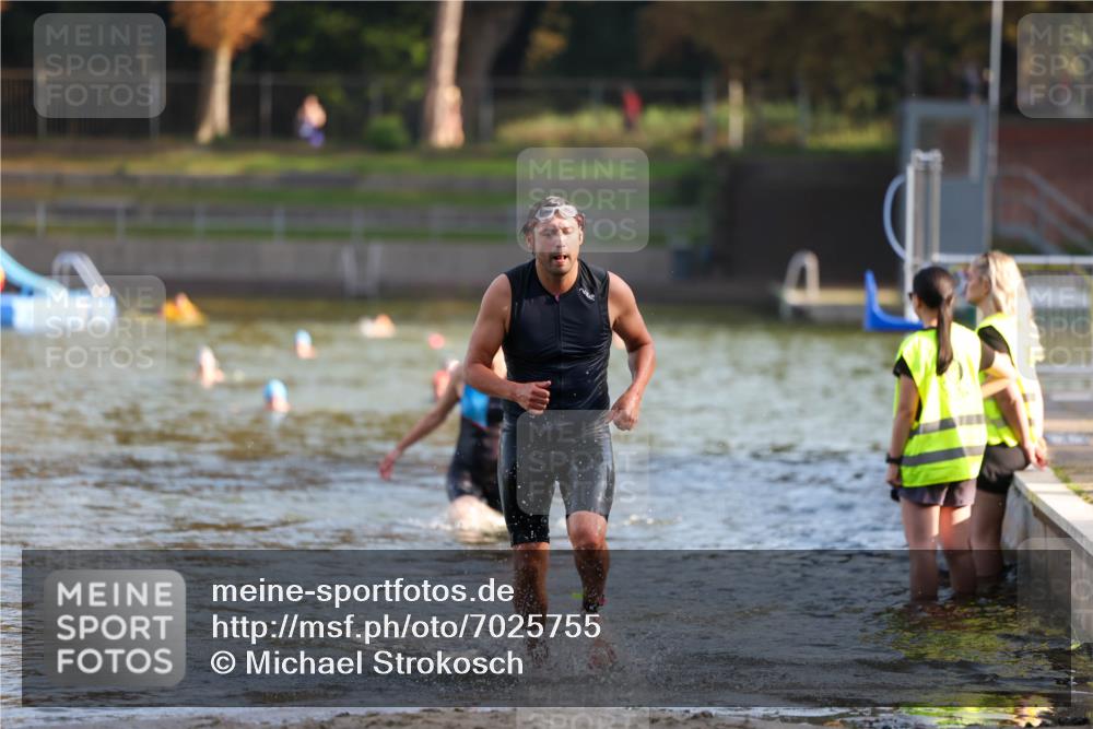 08.09.2024 - Stadtparktriathlon Michael Strokosch http://msf.ph/oto/7025755 08.09.2024 09:50:56 Schwimmen 223, 232 meine-sportfotos.de