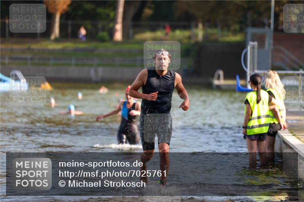 08.09.2024 - Stadtparktriathlon Michael Strokosch http://msf.ph/oto/7025761 08.09.2024 09:50:56 Schwimmen 223, 232 meine-sportfotos.de