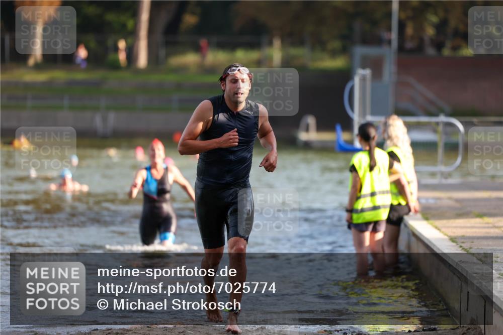 08.09.2024 - Stadtparktriathlon Michael Strokosch http://msf.ph/oto/7025774 08.09.2024 09:50:57 Schwimmen 223, 232 meine-sportfotos.de