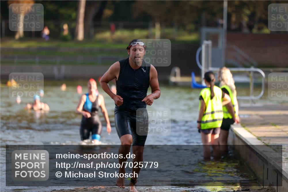 08.09.2024 - Stadtparktriathlon Michael Strokosch http://msf.ph/oto/7025779 08.09.2024 09:50:57 Schwimmen 223, 232 meine-sportfotos.de
