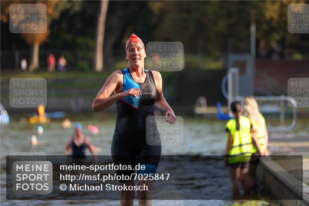 08.09.2024 - Stadtparktriathlon Michael Strokosch http://msf.ph/oto/7025847 08.09.2024 09:51:07 Schwimmen 232 meine-sportfotos.de