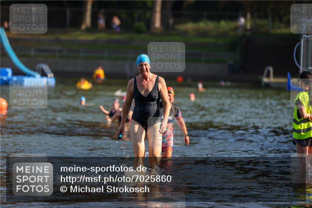 08.09.2024 - Stadtparktriathlon Michael Strokosch http://msf.ph/oto/7025860 08.09.2024 09:51:21 Schwimmen 227, 249 meine-sportfotos.de