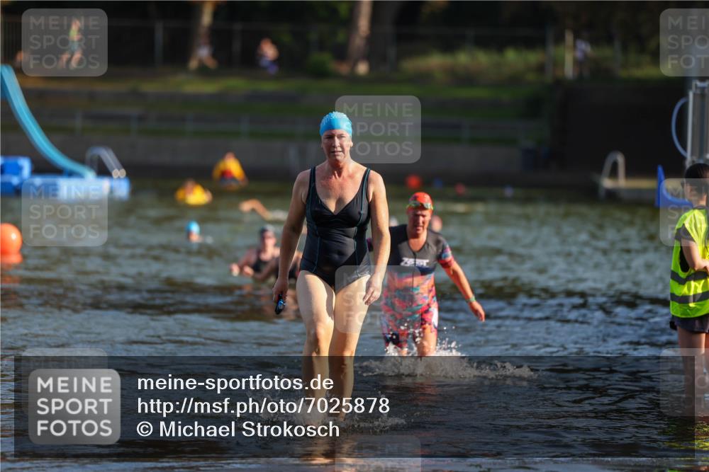 08.09.2024 - Stadtparktriathlon Michael Strokosch http://msf.ph/oto/7025878 08.09.2024 09:51:22 Schwimmen 227, 249 meine-sportfotos.de