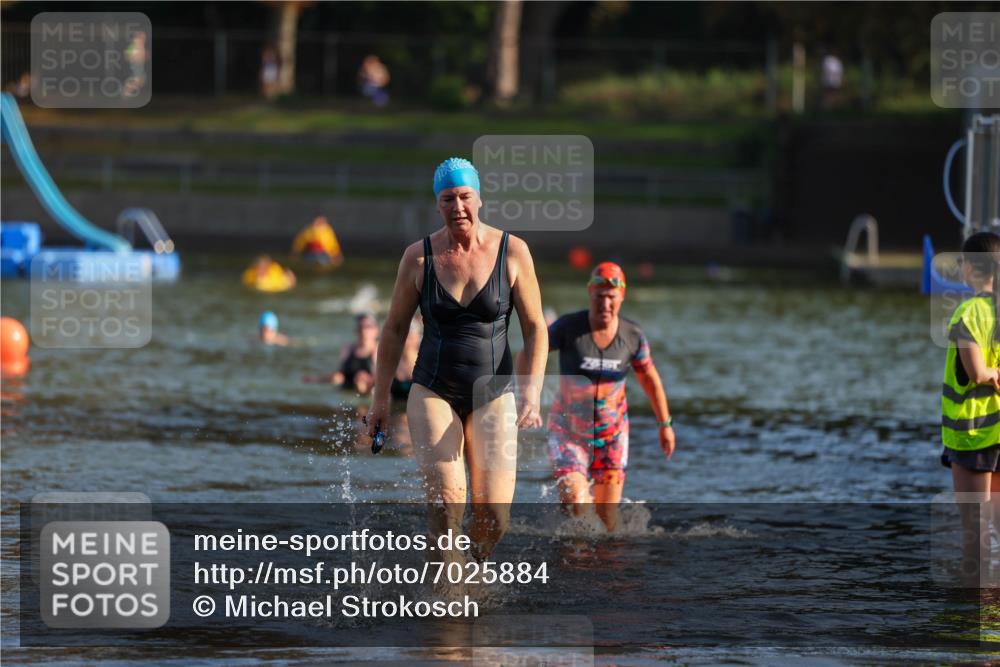 08.09.2024 - Stadtparktriathlon Michael Strokosch http://msf.ph/oto/7025884 08.09.2024 09:51:22 Schwimmen 227, 249 meine-sportfotos.de