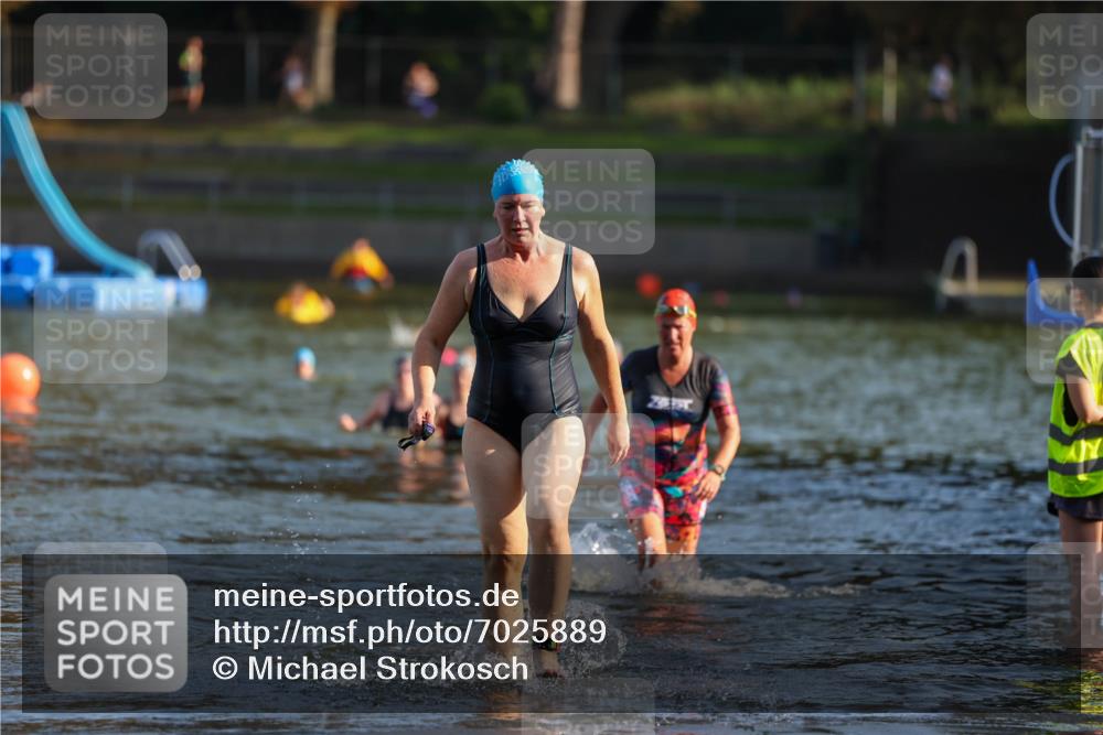 08.09.2024 - Stadtparktriathlon Michael Strokosch http://msf.ph/oto/7025889 08.09.2024 09:51:22 Schwimmen 227, 249 meine-sportfotos.de