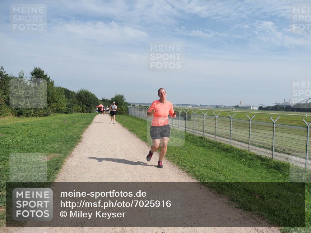 08.09.2024 - Airport Race Miley Keyser http://msf.ph/oto/7025916 08.09.2024 12:55:56 Laufen OLYMPUS, DIGITAL, CAMERA meine-sportfotos.de
