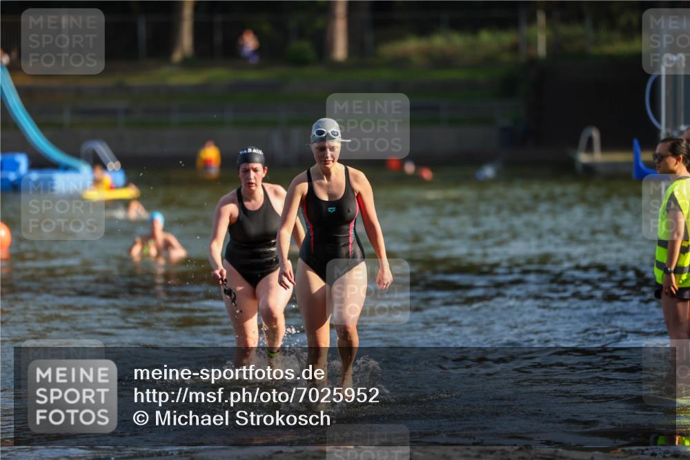 08.09.2024 - Stadtparktriathlon Michael Strokosch http://msf.ph/oto/7025952 08.09.2024 09:51:39 Schwimmen 209, 218 meine-sportfotos.de
