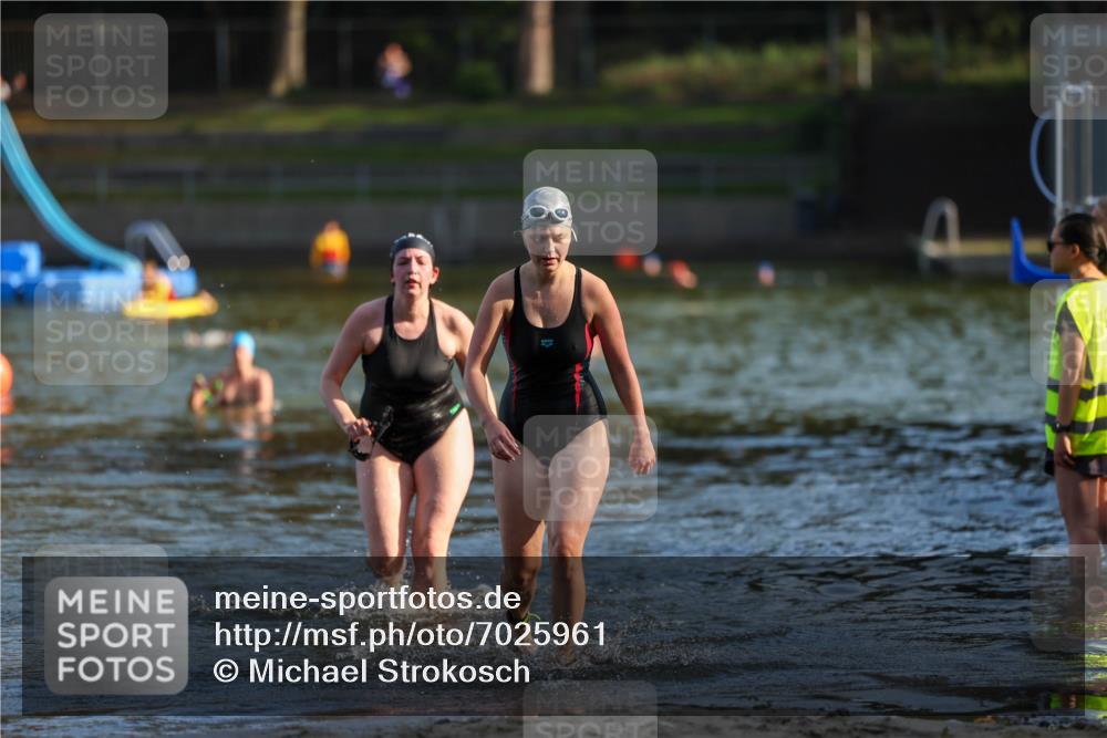 08.09.2024 - Stadtparktriathlon Michael Strokosch http://msf.ph/oto/7025961 08.09.2024 09:51:39 Schwimmen 209, 218 meine-sportfotos.de