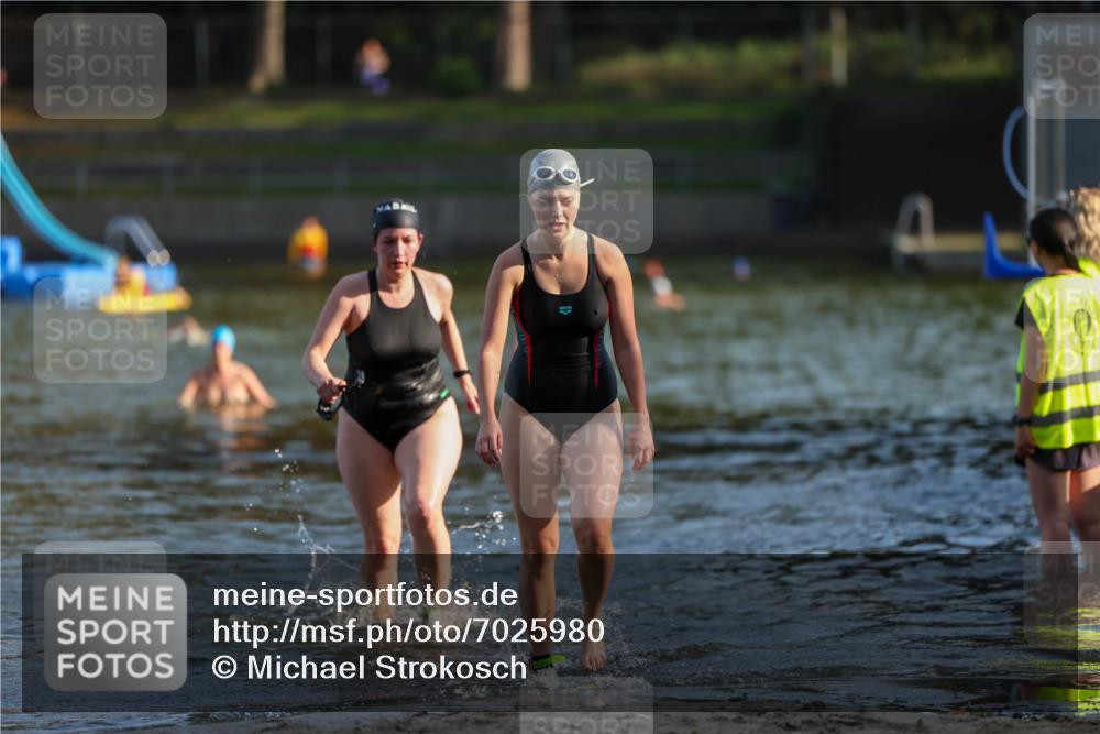 08.09.2024 - Stadtparktriathlon Michael Strokosch http://msf.ph/oto/7025980 08.09.2024 09:51:40 Schwimmen 209, 218 meine-sportfotos.de