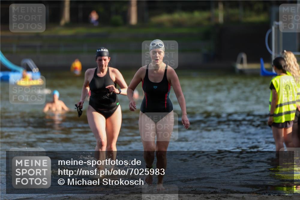 08.09.2024 - Stadtparktriathlon Michael Strokosch http://msf.ph/oto/7025983 08.09.2024 09:51:41 Schwimmen 209, 218 meine-sportfotos.de