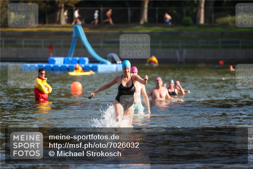 08.09.2024 - Stadtparktriathlon Michael Strokosch http://msf.ph/oto/7026032 08.09.2024 09:51:57 Schwimmen 219 meine-sportfotos.de