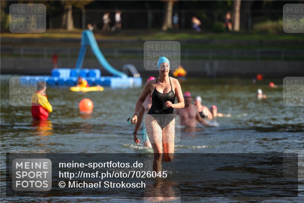 08.09.2024 - Stadtparktriathlon Michael Strokosch http://msf.ph/oto/7026045 08.09.2024 09:51:59 Schwimmen 219 meine-sportfotos.de
