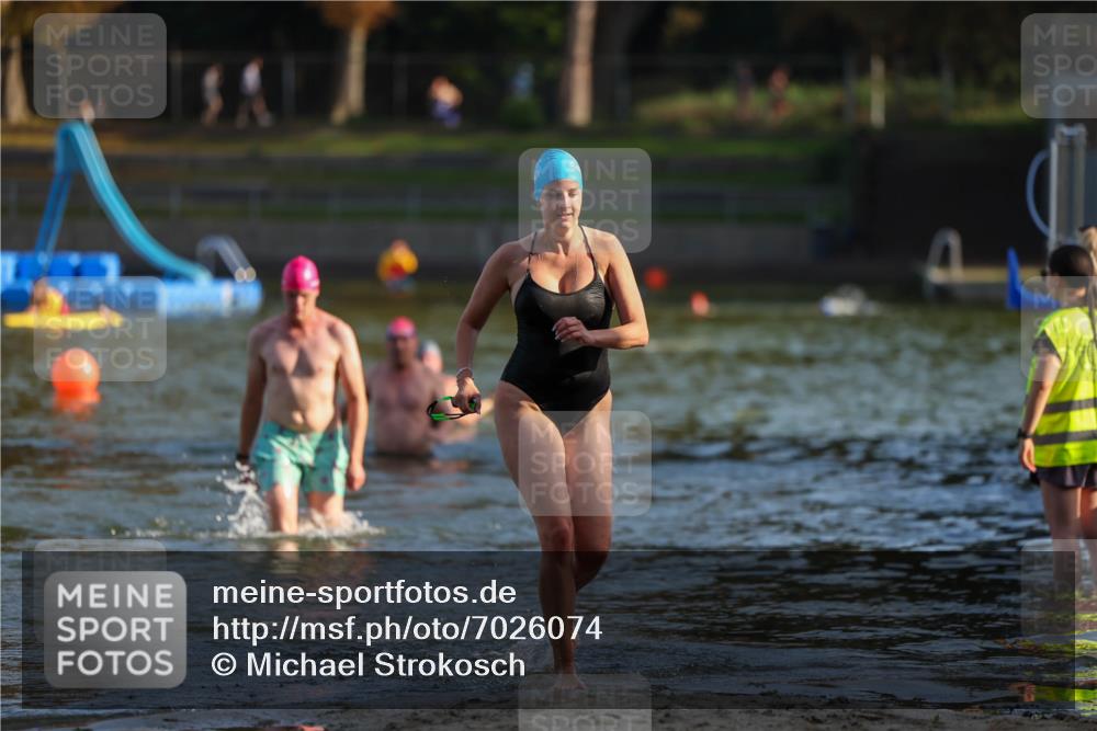 08.09.2024 - Stadtparktriathlon Michael Strokosch http://msf.ph/oto/7026074 08.09.2024 09:52:01 Schwimmen 219 meine-sportfotos.de