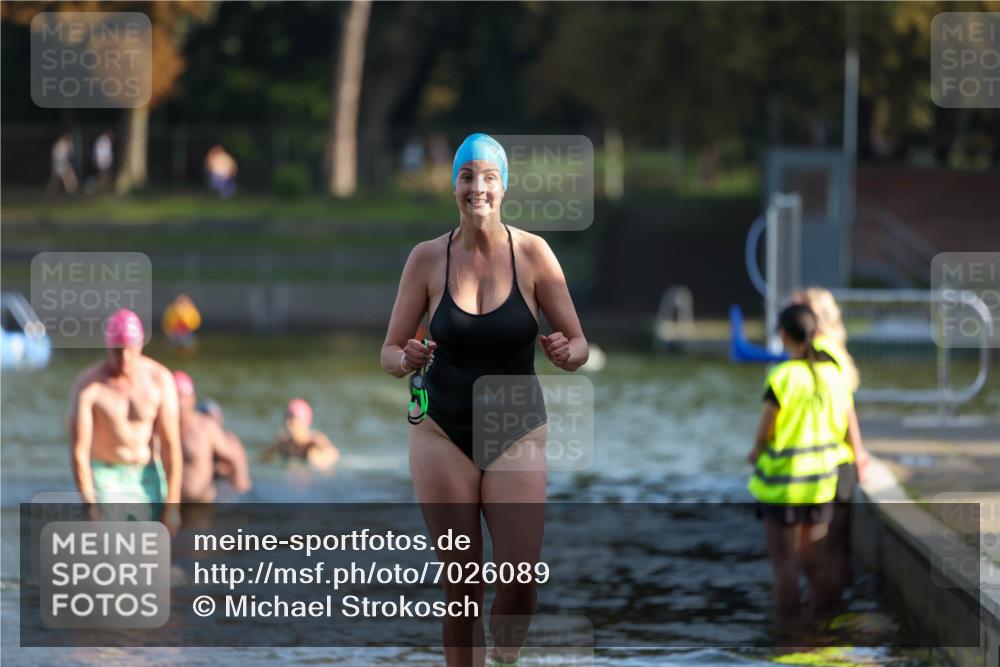 08.09.2024 - Stadtparktriathlon Michael Strokosch http://msf.ph/oto/7026089 08.09.2024 09:52:02 Schwimmen 202, 219, 253 meine-sportfotos.de