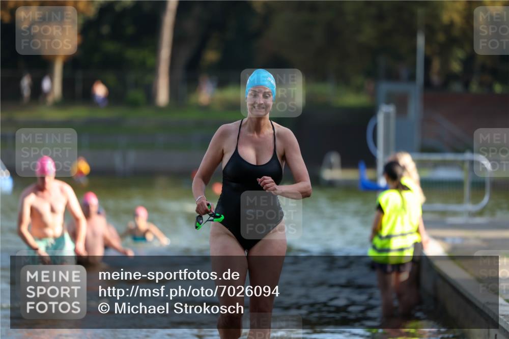 08.09.2024 - Stadtparktriathlon Michael Strokosch http://msf.ph/oto/7026094 08.09.2024 09:52:02 Schwimmen 202, 219, 253 meine-sportfotos.de