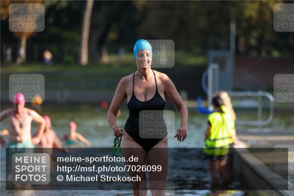 08.09.2024 - Stadtparktriathlon Michael Strokosch http://msf.ph/oto/7026099 08.09.2024 09:52:03 Schwimmen 202, 219, 253 meine-sportfotos.de