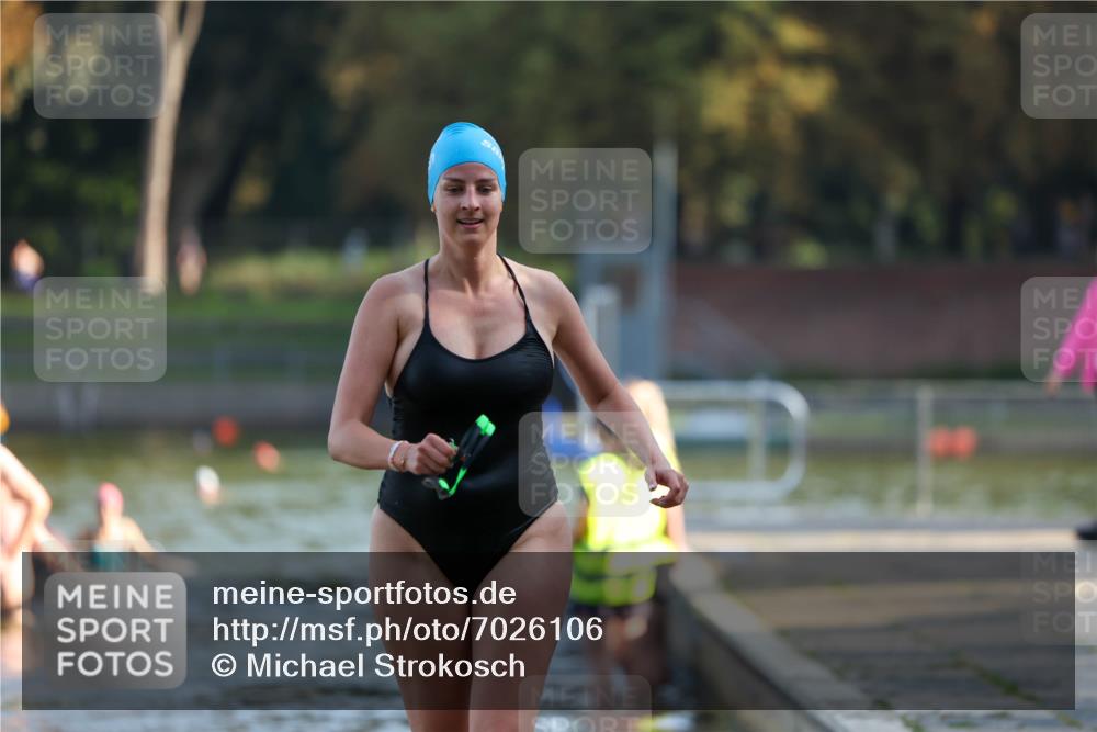 08.09.2024 - Stadtparktriathlon Michael Strokosch http://msf.ph/oto/7026106 08.09.2024 09:52:03 Schwimmen 202, 219, 253 meine-sportfotos.de