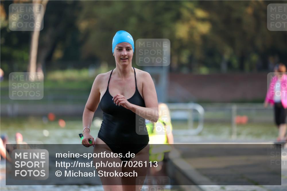 08.09.2024 - Stadtparktriathlon Michael Strokosch http://msf.ph/oto/7026113 08.09.2024 09:52:04 Schwimmen 202, 219, 253 meine-sportfotos.de