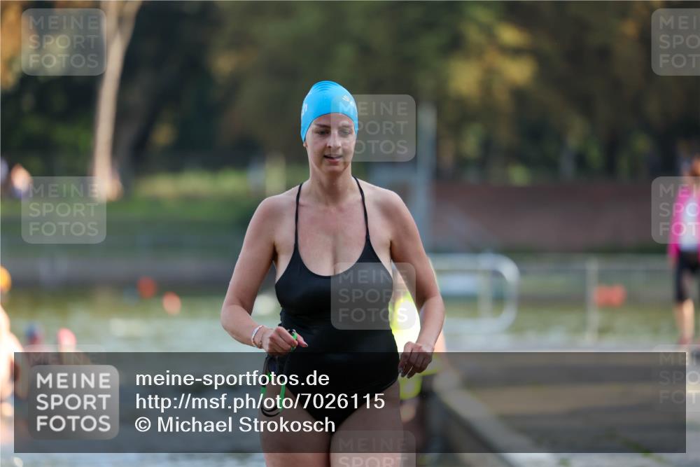 08.09.2024 - Stadtparktriathlon Michael Strokosch http://msf.ph/oto/7026115 08.09.2024 09:52:04 Schwimmen 202, 219, 253 meine-sportfotos.de