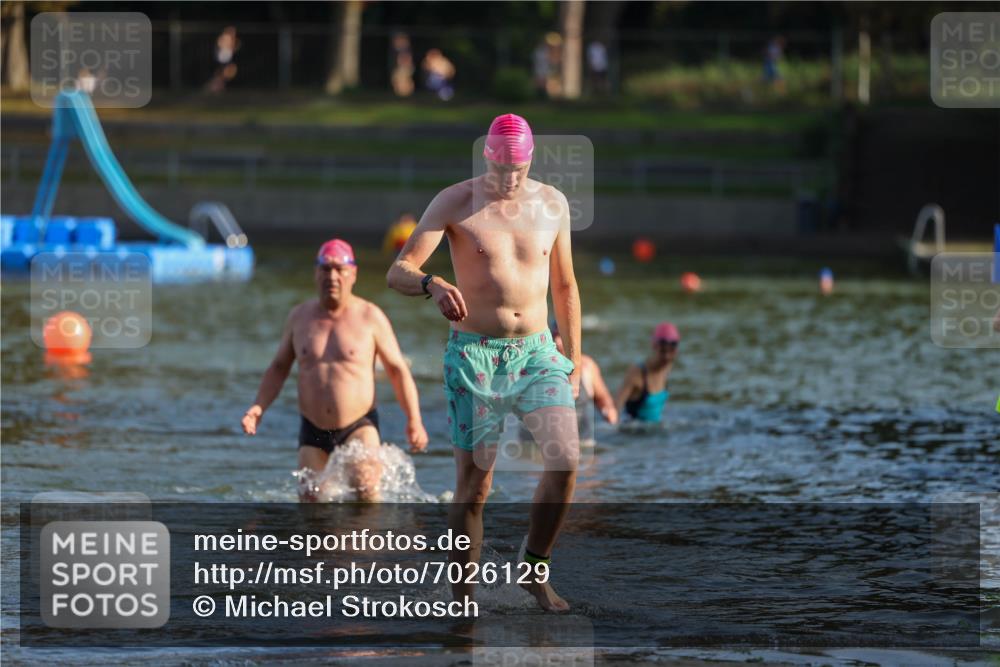 08.09.2024 - Stadtparktriathlon Michael Strokosch http://msf.ph/oto/7026129 08.09.2024 09:52:08 Schwimmen 202, 253 meine-sportfotos.de